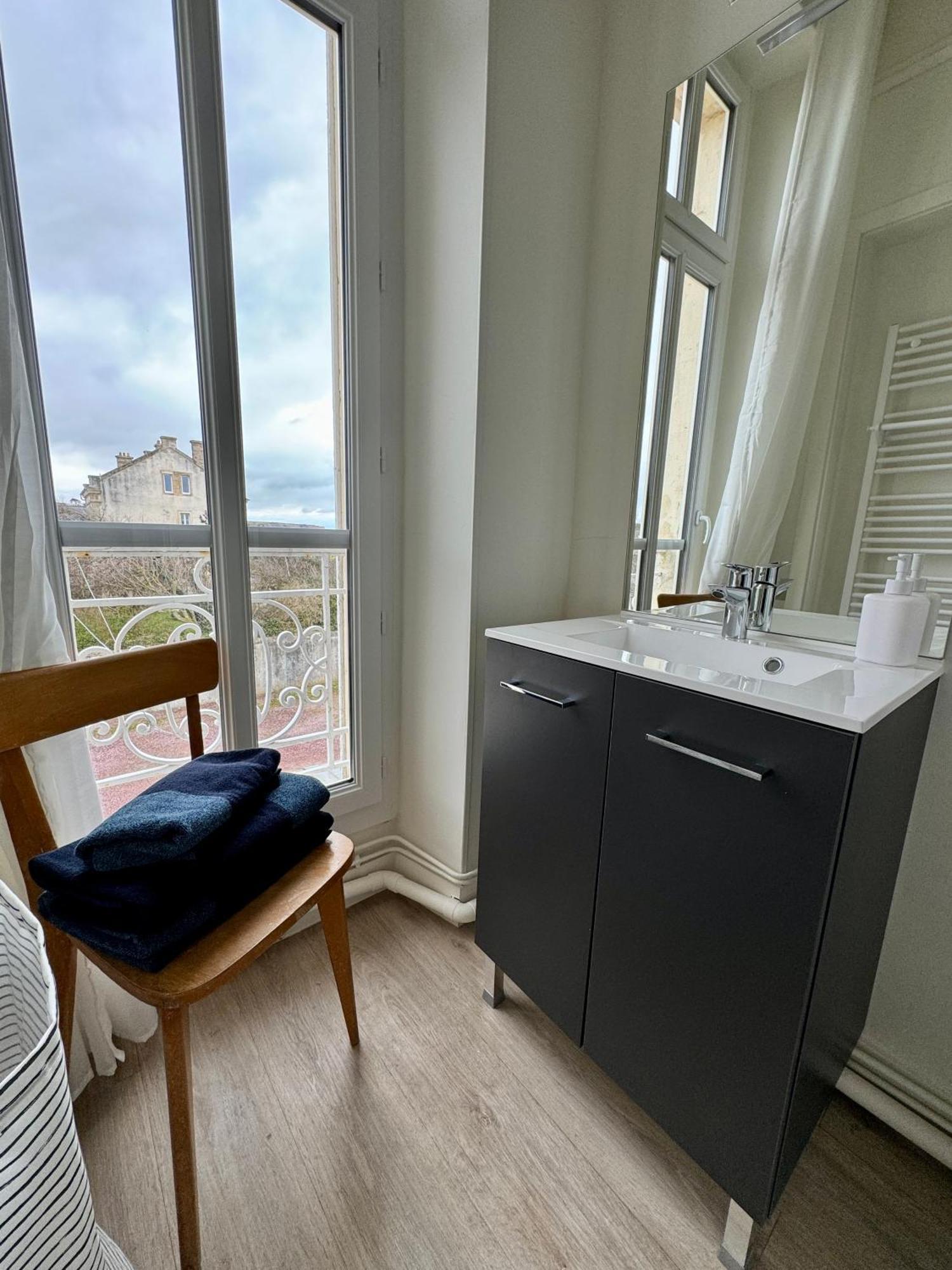 Sunny Apt On D-Day Beach With Parking Saint-Côme-de-Fresné Bagian luar foto